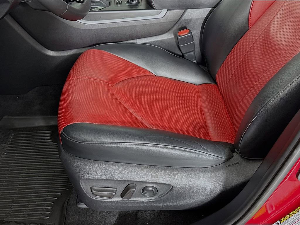 Used 2021 Toyota Highlander XSE image 13