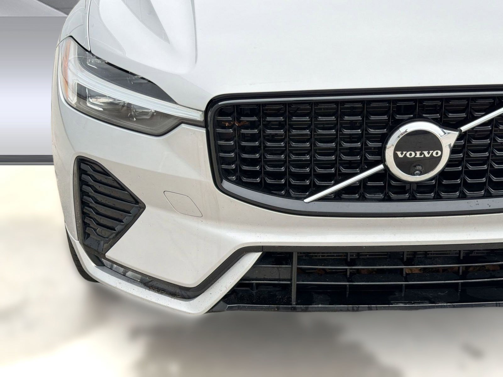 Certified 2025 Volvo XC60 B5 Plus image 11