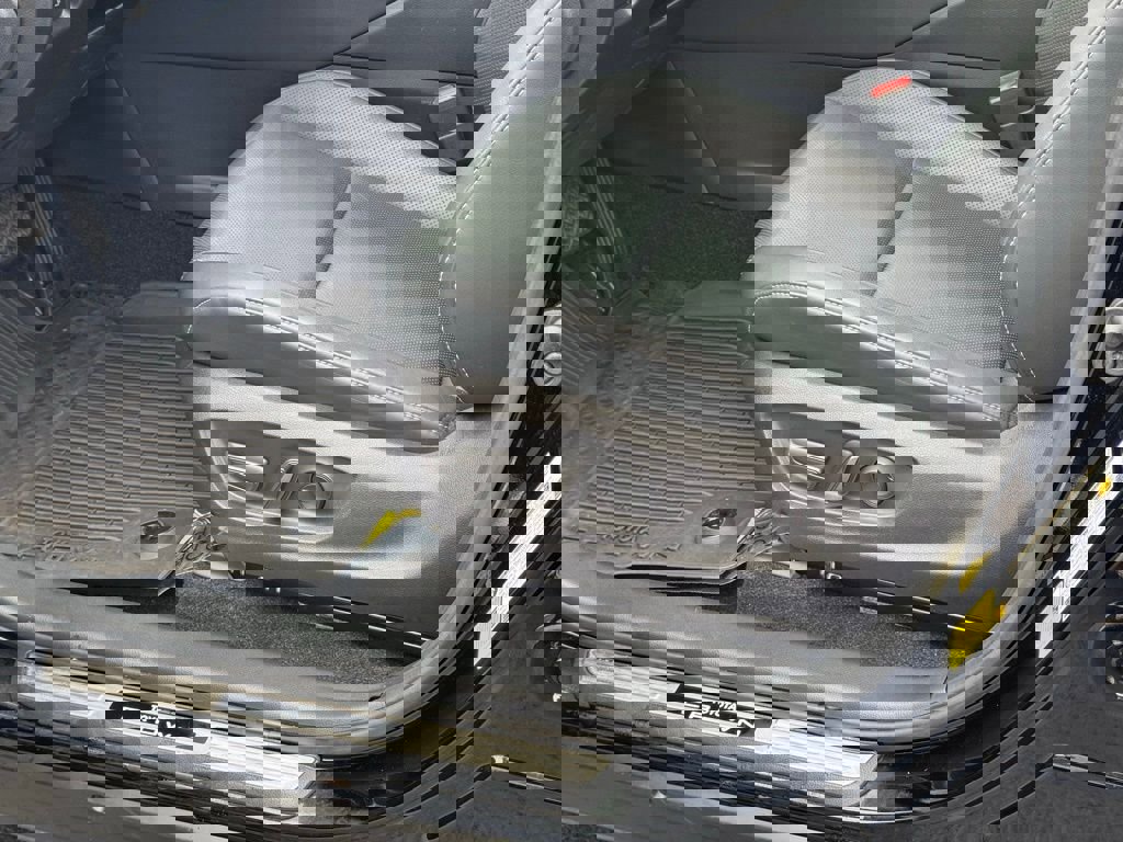 Used 2025 Toyota Crown Signia image 28