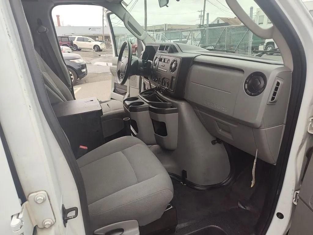 Used 2013 Ford E-150 and Econoline 150 w/ PWR Group image 11