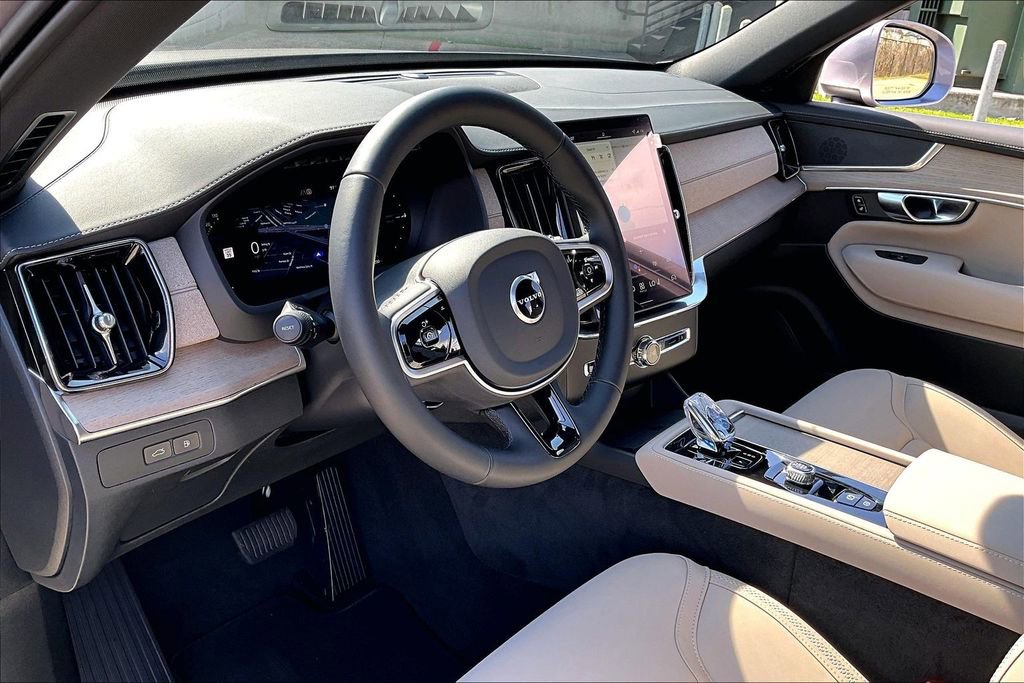 New 2026 Volvo XC90 T8 Core w/ Protection Package Premier image 31