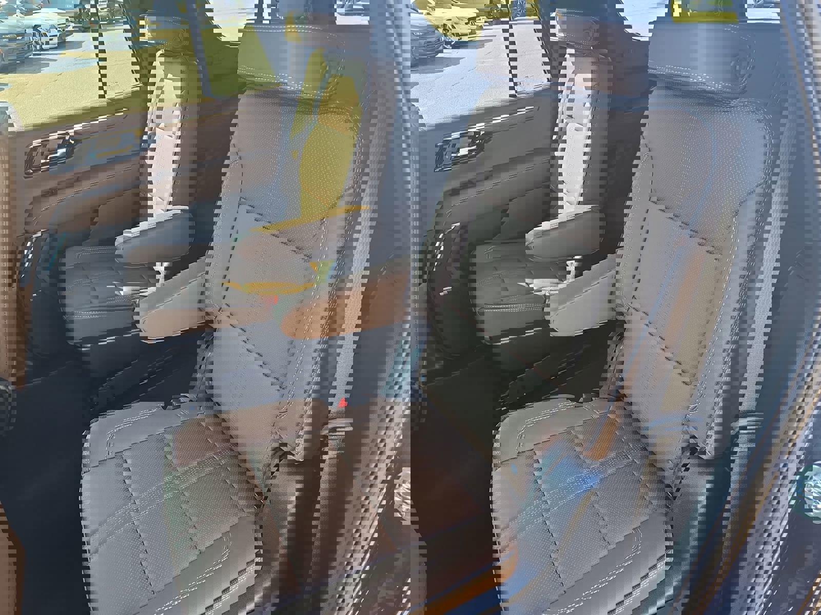 Used 2025 Chevrolet Tahoe High Country image 16