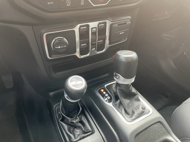 Used 2022 Jeep Gladiator Sport image 20