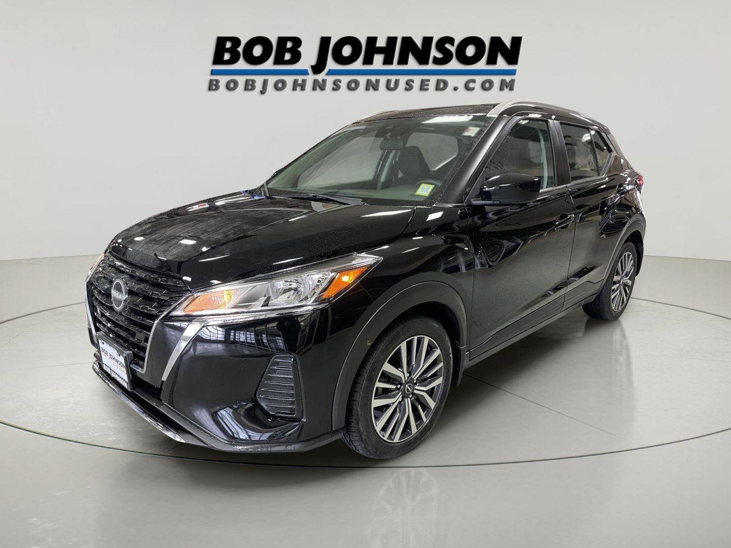 Used 2023 Nissan Kicks SV image 3