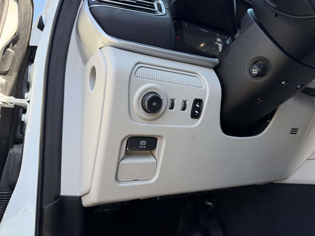 Used 2024 Jeep Wagoneer Series II w/ Flexible Seating Group AWD/4WD image 29