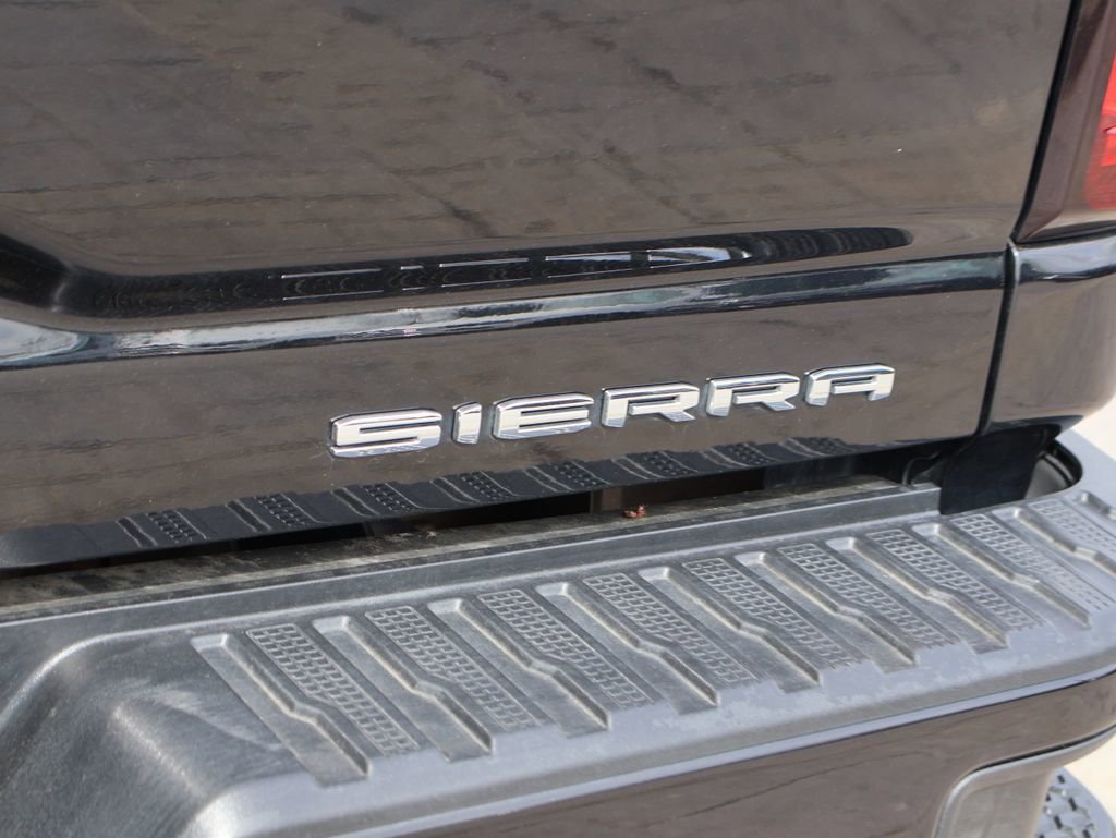 Used 2021 GMC Sierra 2500 Denali w/ Denali Black Diamond Edition AWD/4WD image 12