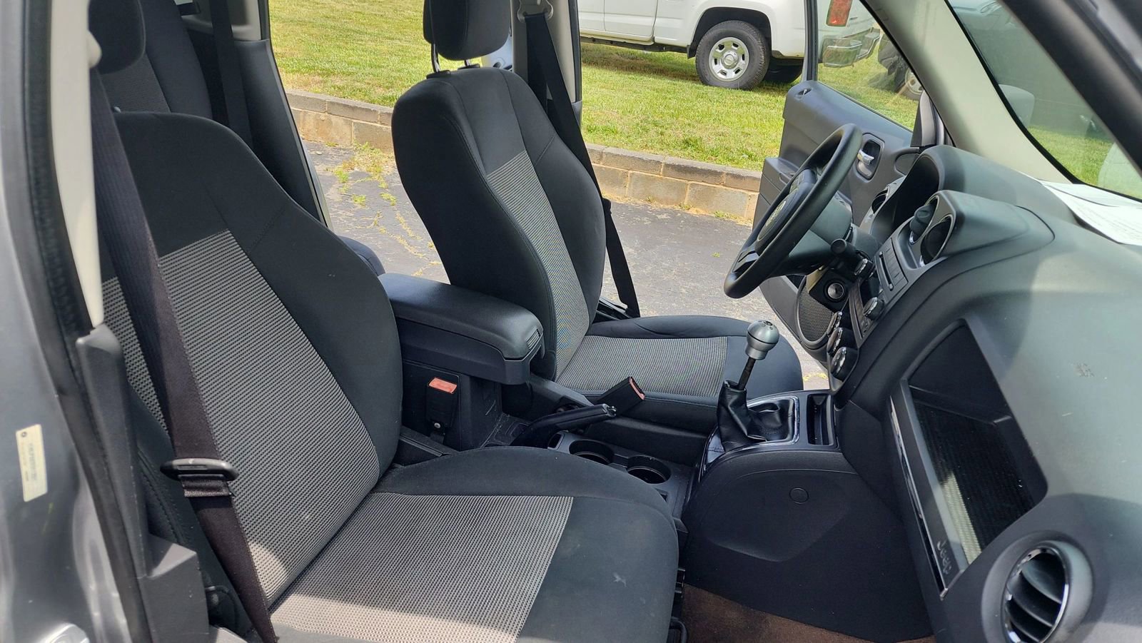 Used 2014 Jeep Patriot Sport FWD image 15