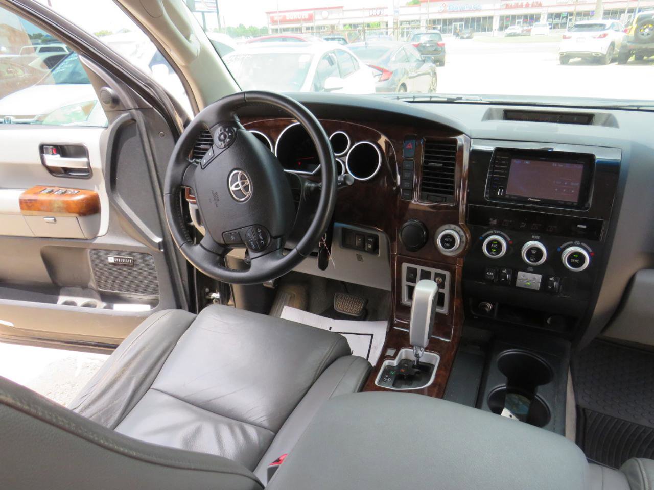 Used 2008 Toyota Sequoia Limited RWD image 22