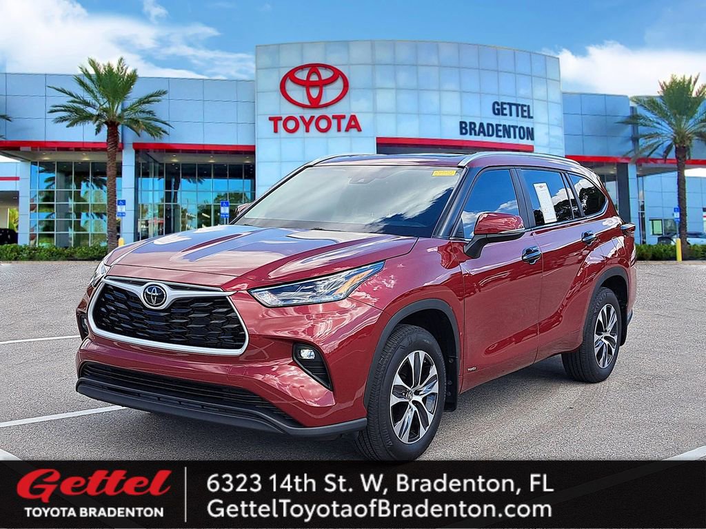 Certified 2025 Toyota Highlander XLE