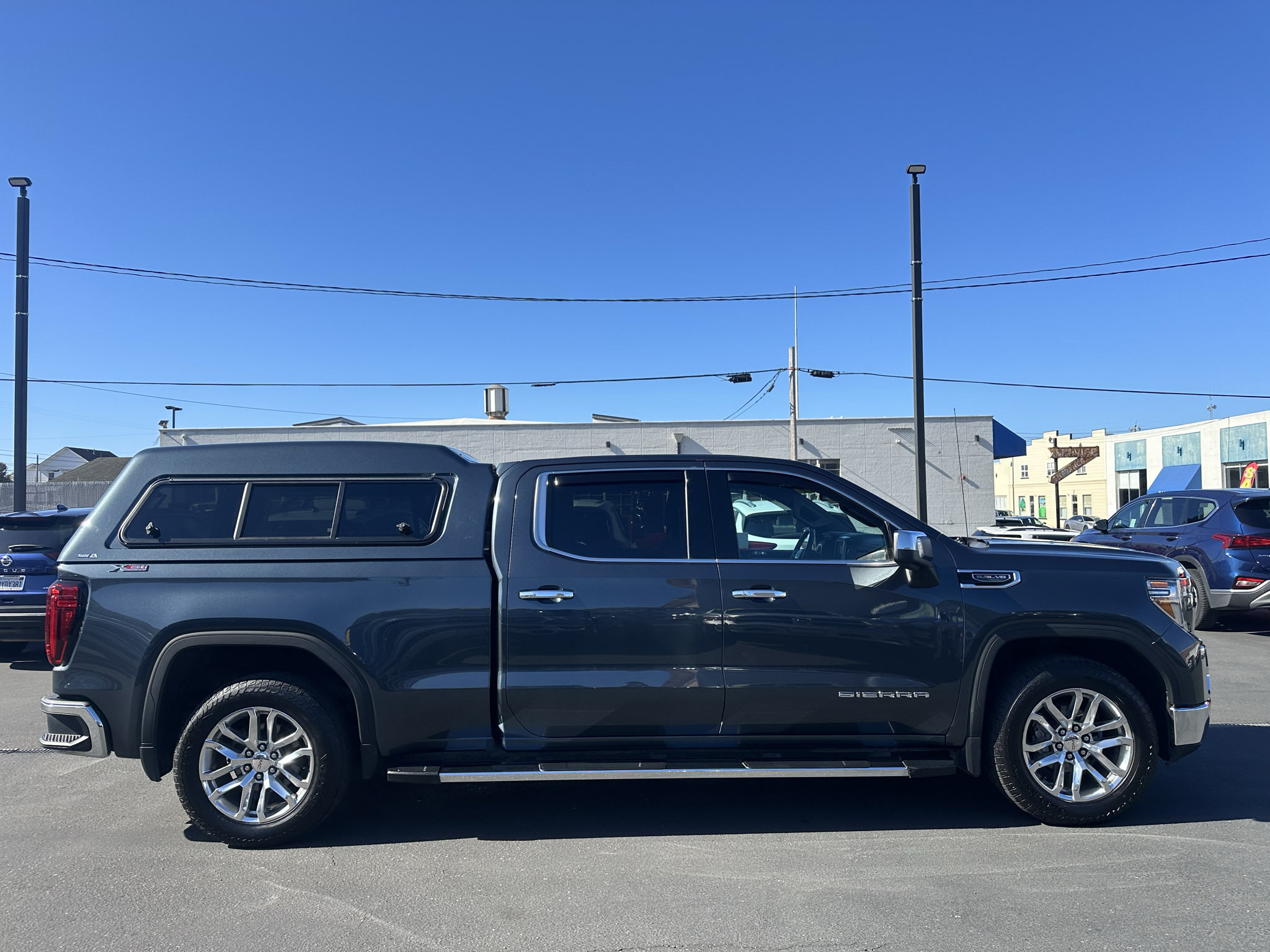 Used 2020 GMC Sierra 1500 SLT w/ SLT Premium Package AWD/4WD image 6