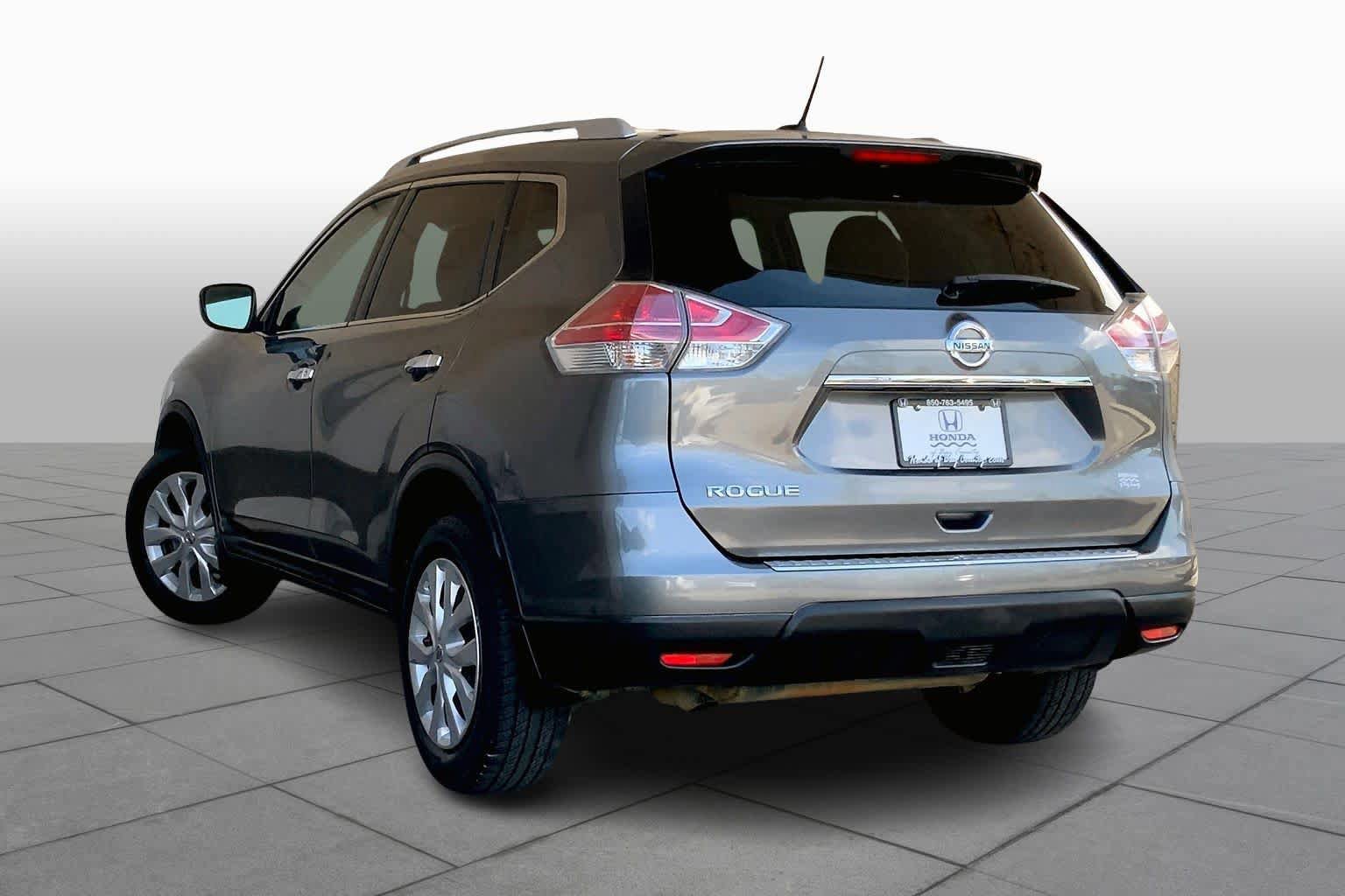 Used 2016 Nissan Rogue S w/ Appearance Package image 12