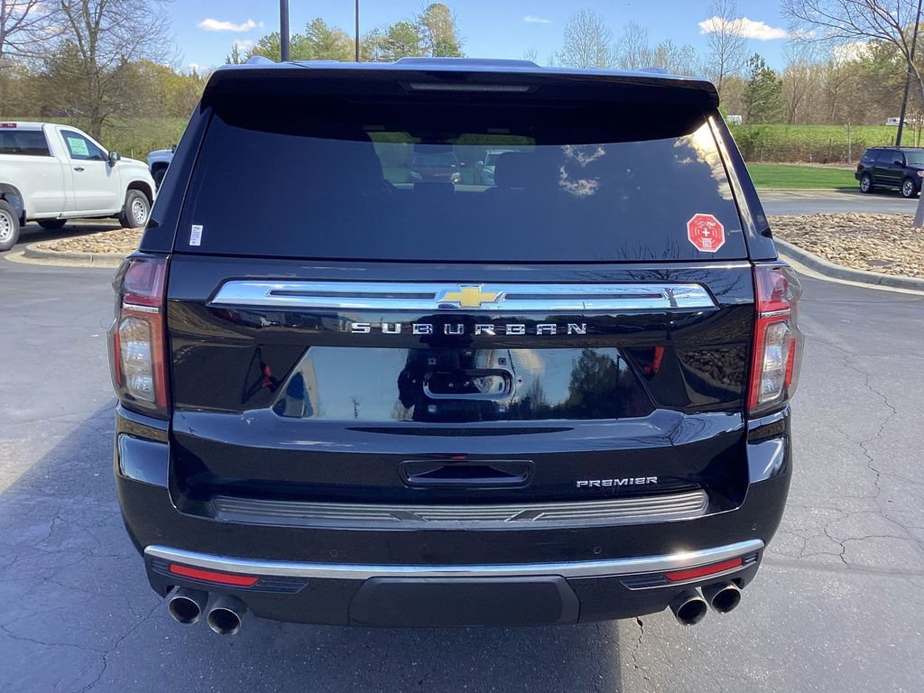 Used 2024 Chevrolet Suburban Premier RWD image 3