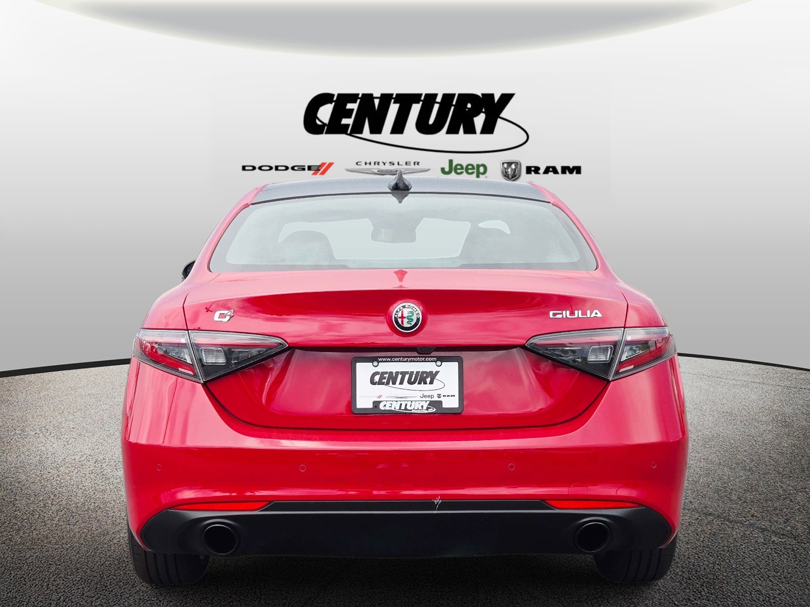 Used 2024 Alfa Romeo Giulia Ti AWD/4WD image 5