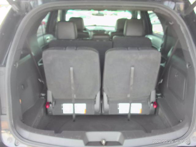 Used 2015 Ford Explorer XLT w/ Equipment Group 202B AWD/4WD image 16