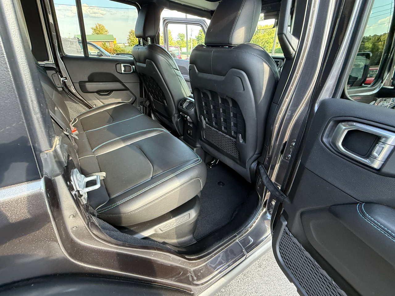 Used 2022 Jeep Wrangler Unlimited Rubicon 4xe w/ Dual Top Group image 41