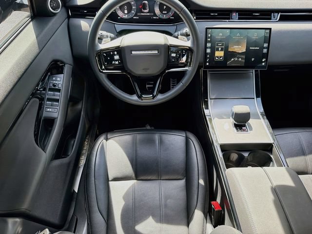 Used 2024 Land Rover Range Rover Evoque Dynamic SE AWD/4WD image 17
