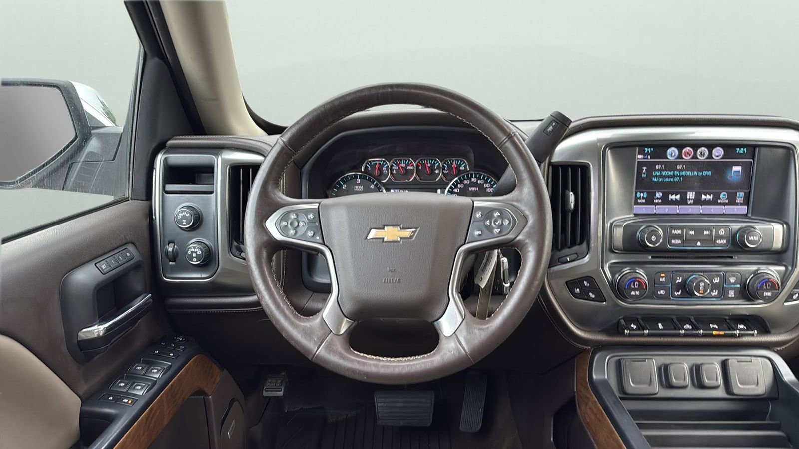 Used 2017 Chevrolet Silverado 1500 LTZ w/ Texas Edition image 10