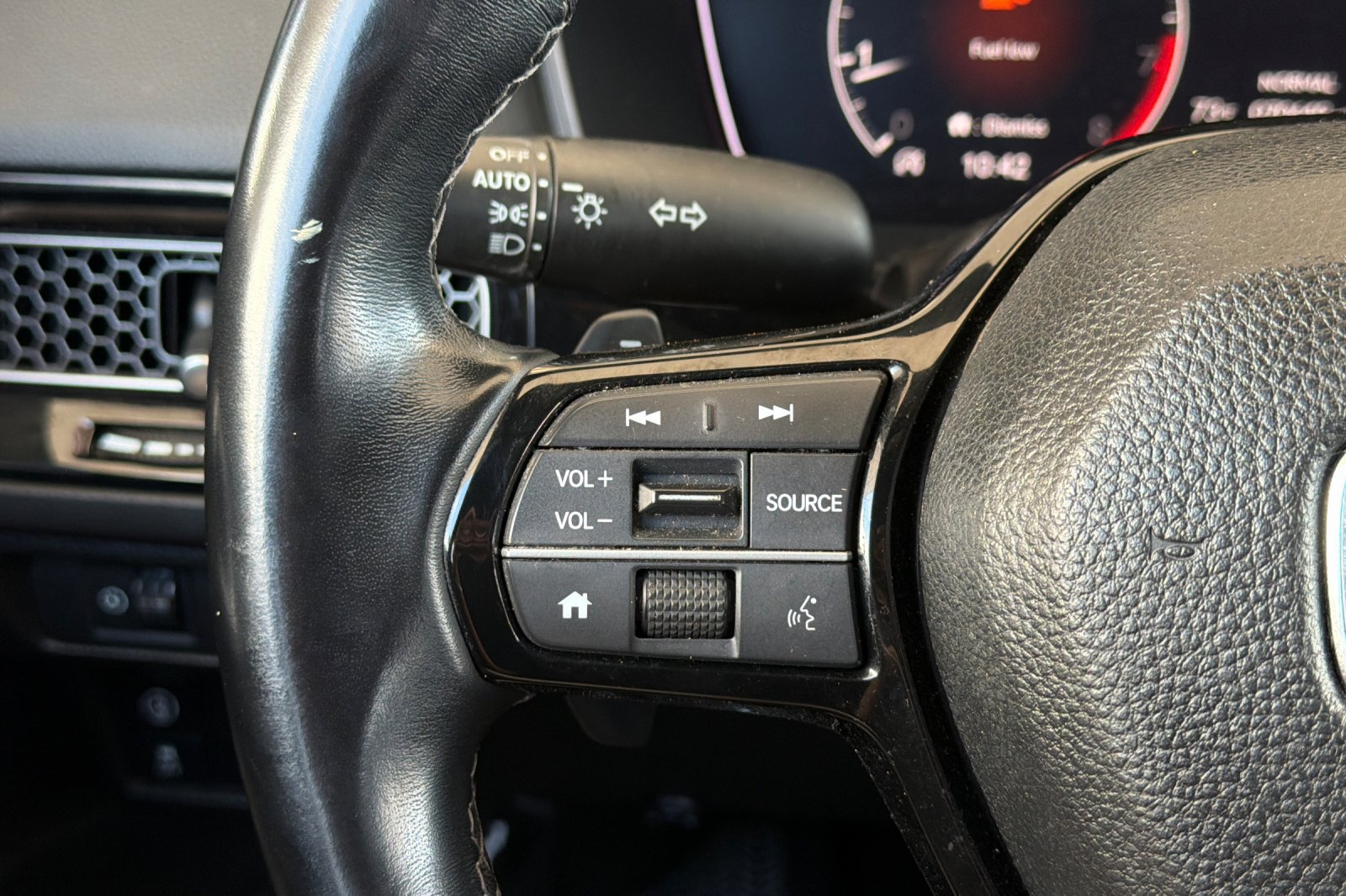 Used 2023 Honda Civic Sport image 25