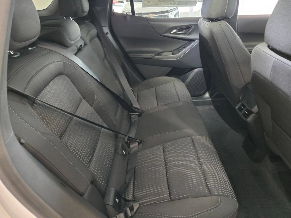 New 2026 Chevrolet Equinox LT FWD image 10