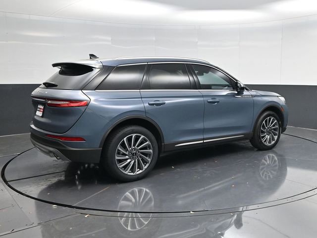 Used 2023 Lincoln Corsair Reserve image 3