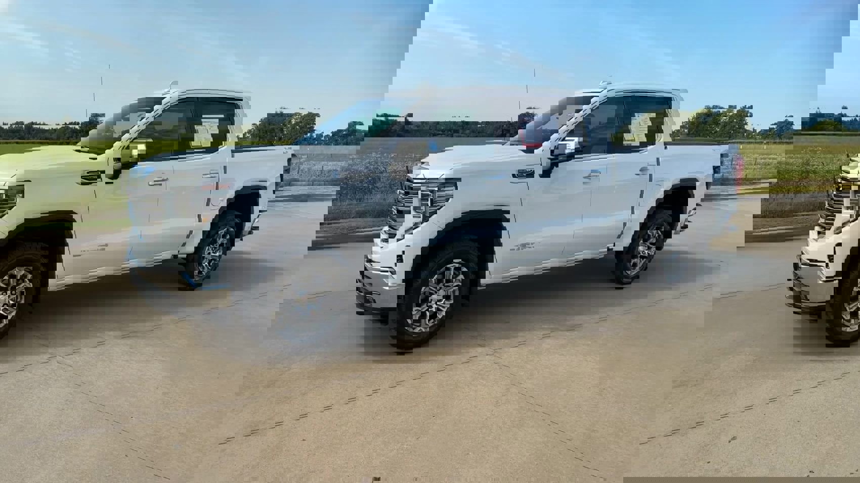 Used 2024 GMC Sierra 1500 SLT image 4