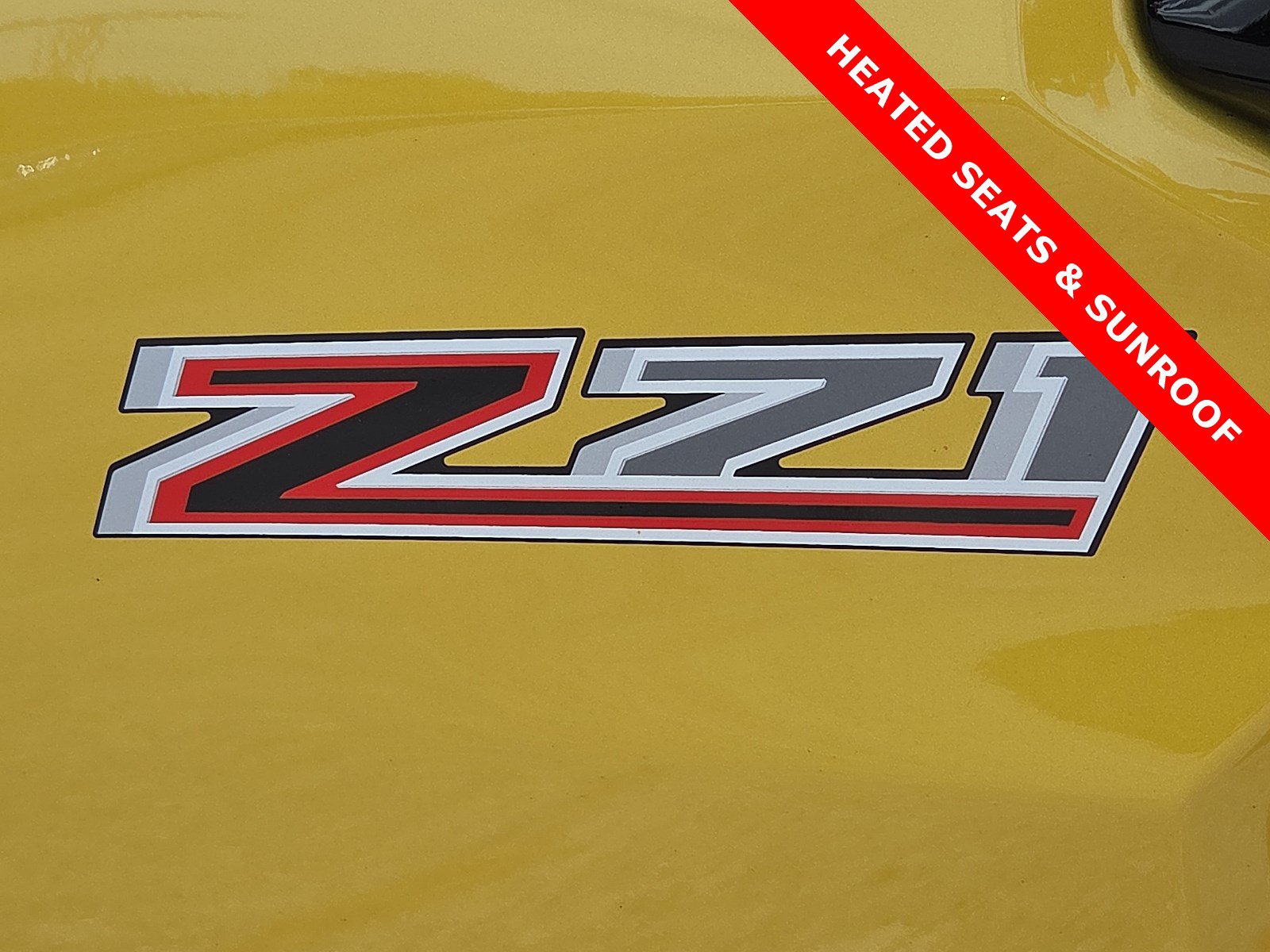 Used 2024 Chevrolet Colorado Z71 w/ LPO, Dark Essentials Package AWD/4WD image 8