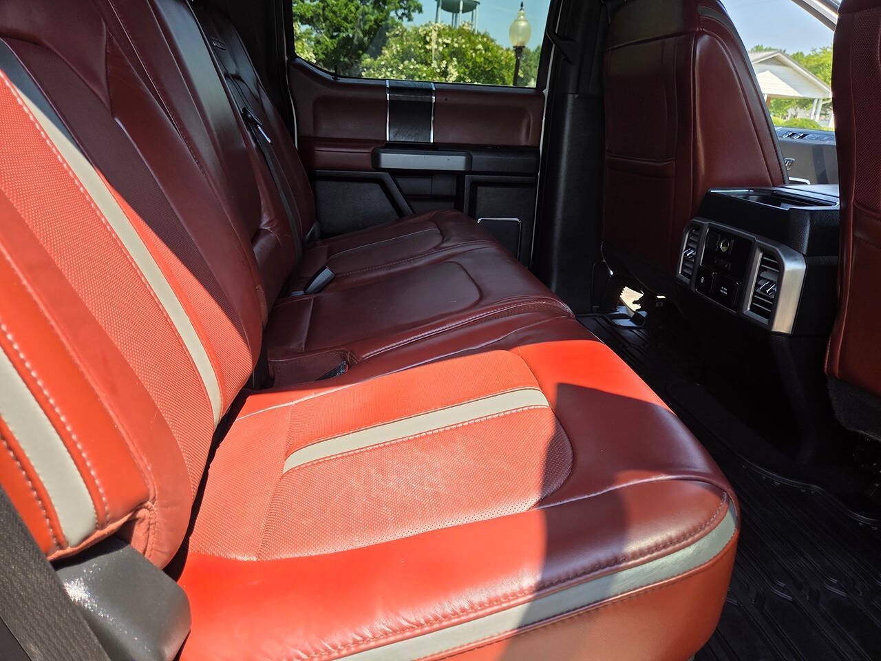 Used 2019 Ford F250 Platinum w/ Platinum Ultimate Package AWD/4WD image 11