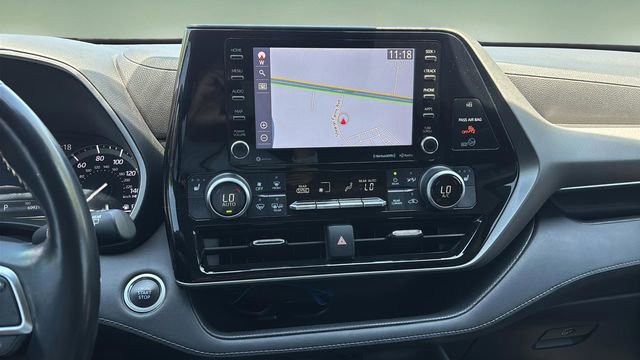 Used 2020 Toyota Highlander XLE AWD/4WD image 26