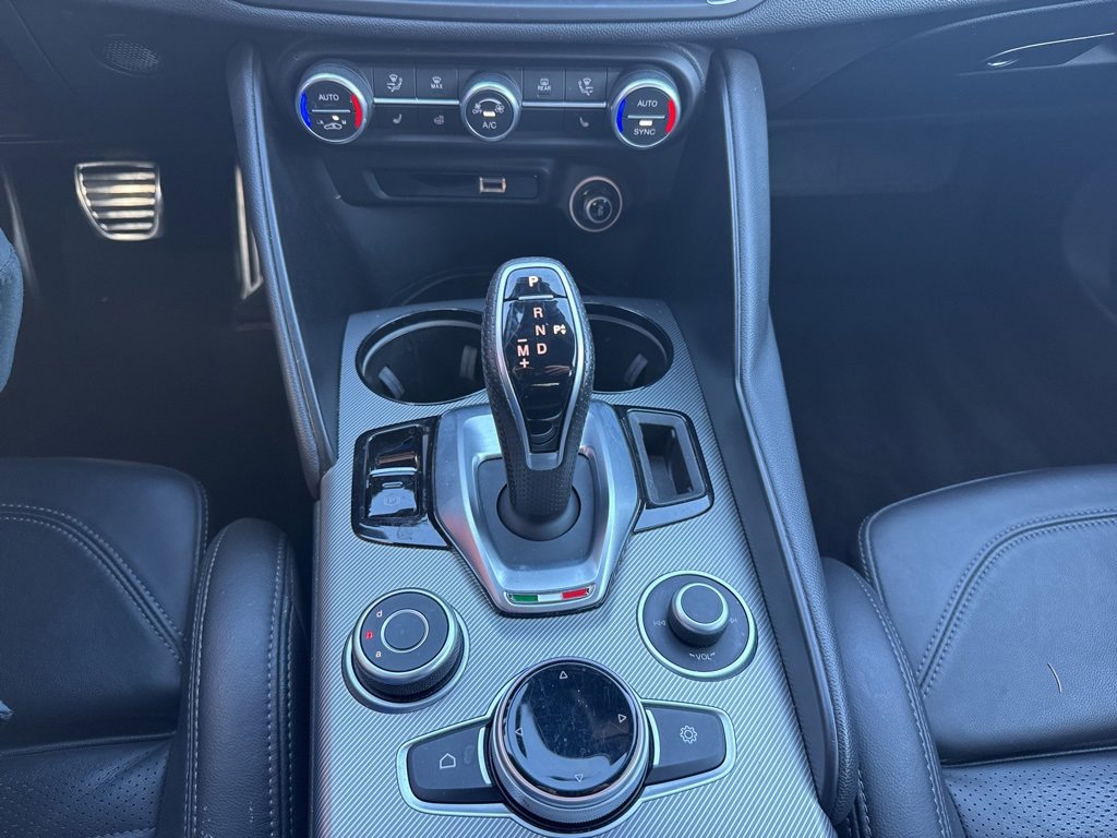 Used 2022 Alfa Romeo Giulia Veloce image 38