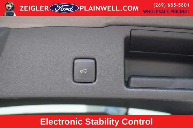 Used 2022 Ford Escape SEL image 11