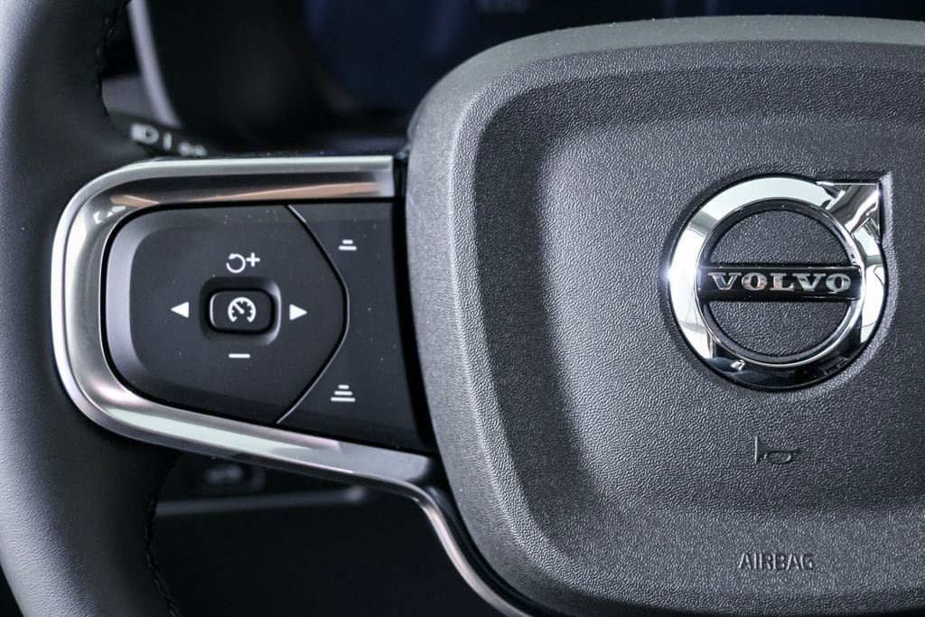 New 2026 Volvo XC40 B4 Plus w/ Protection Package Premier FWD image 9