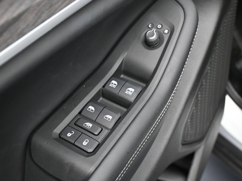 Used 2025 Jeep Grand Cherokee L Limited image 14