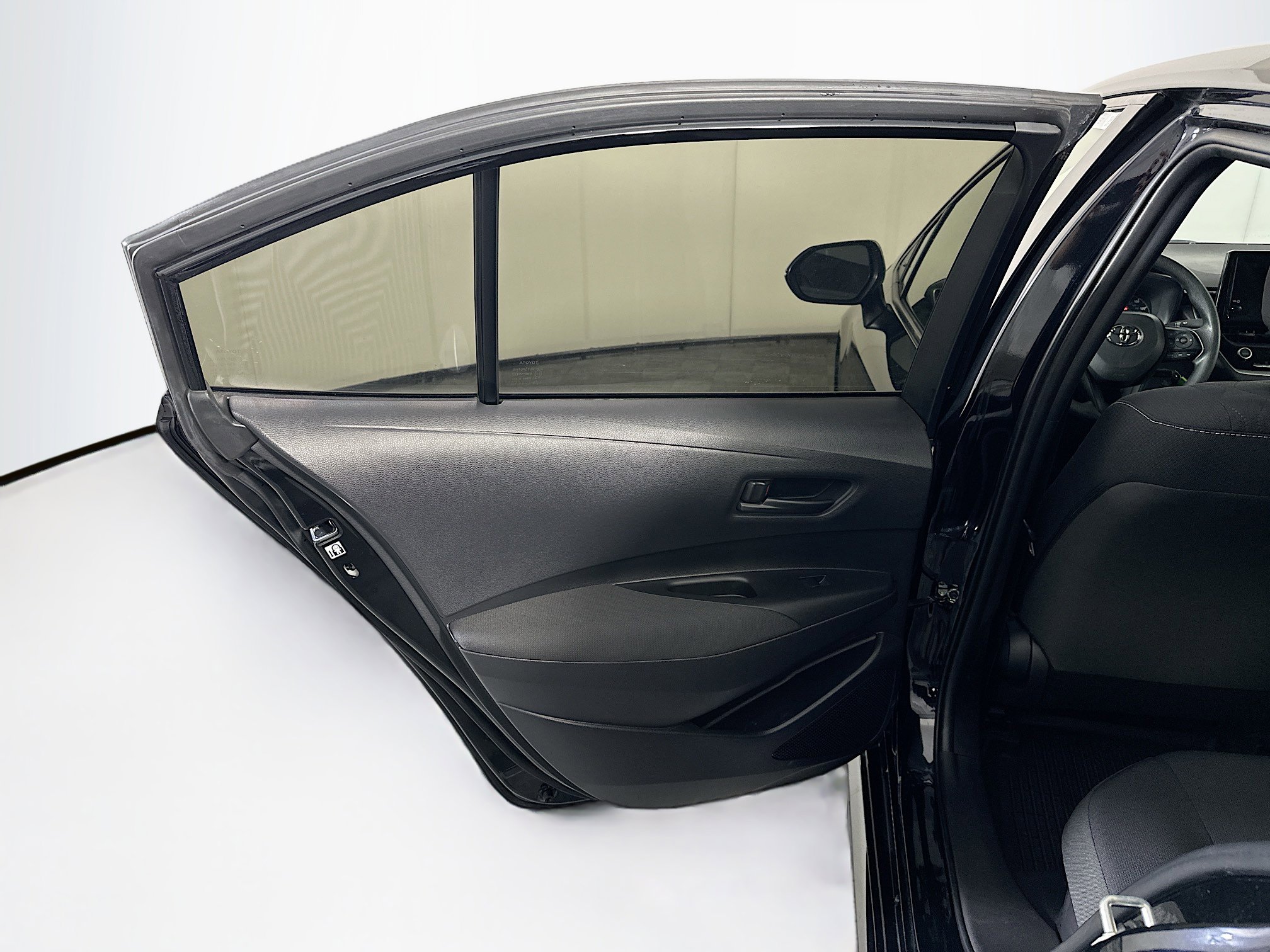 Used 2025 Toyota Corolla LE image 25