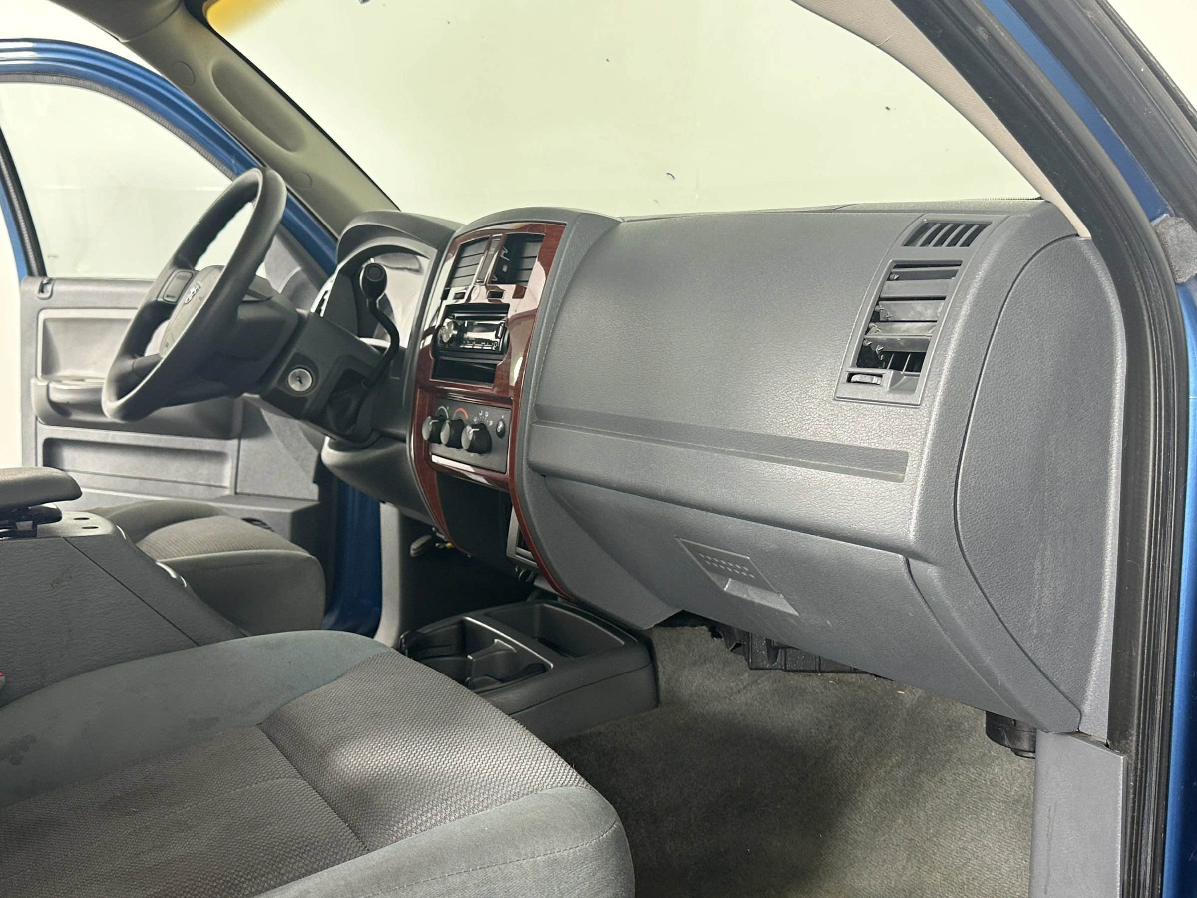 Used 2005 Dodge Dakota SLT image 38