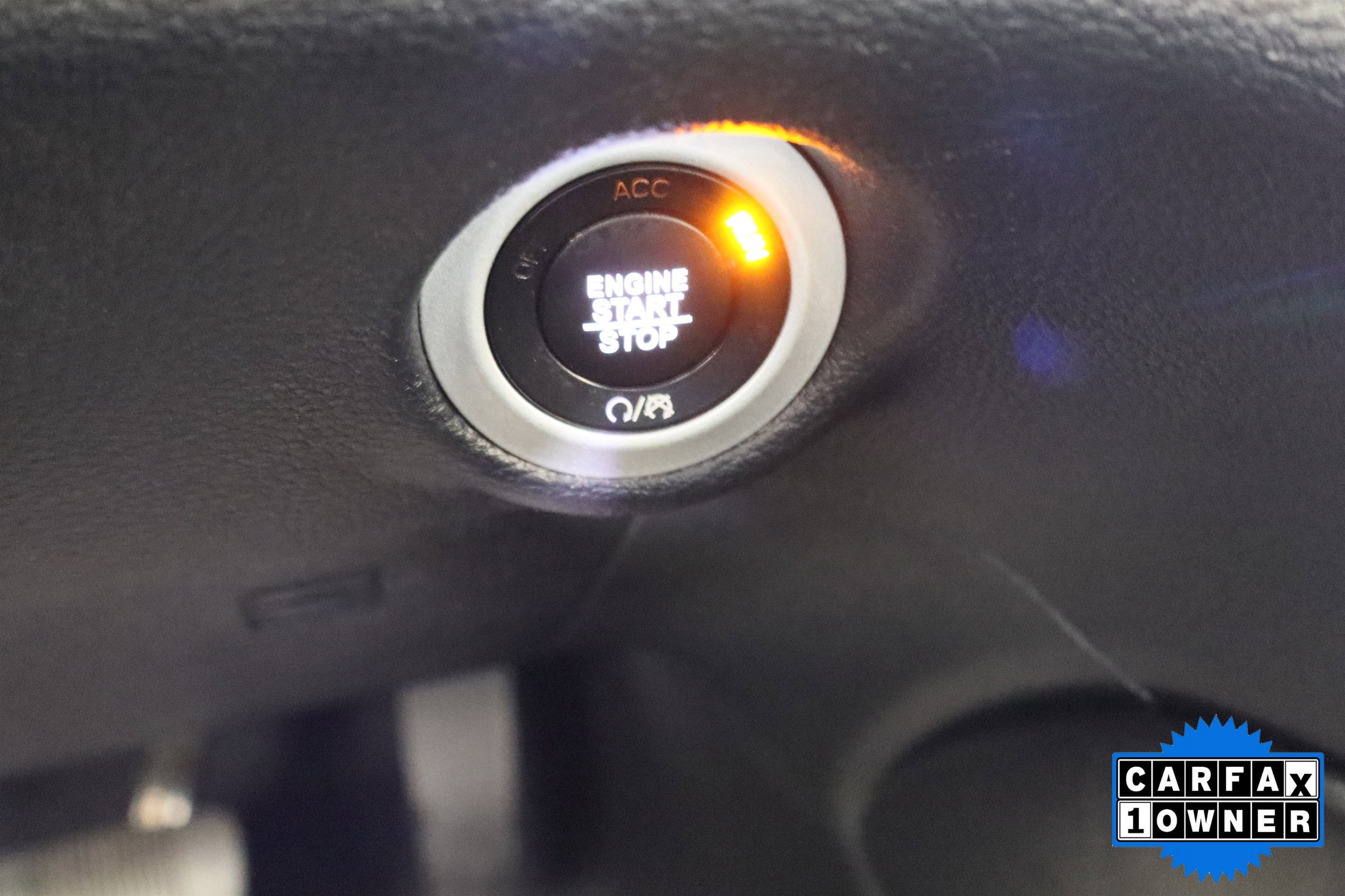 Used 2025 Chrysler Pacifica Limited image 33