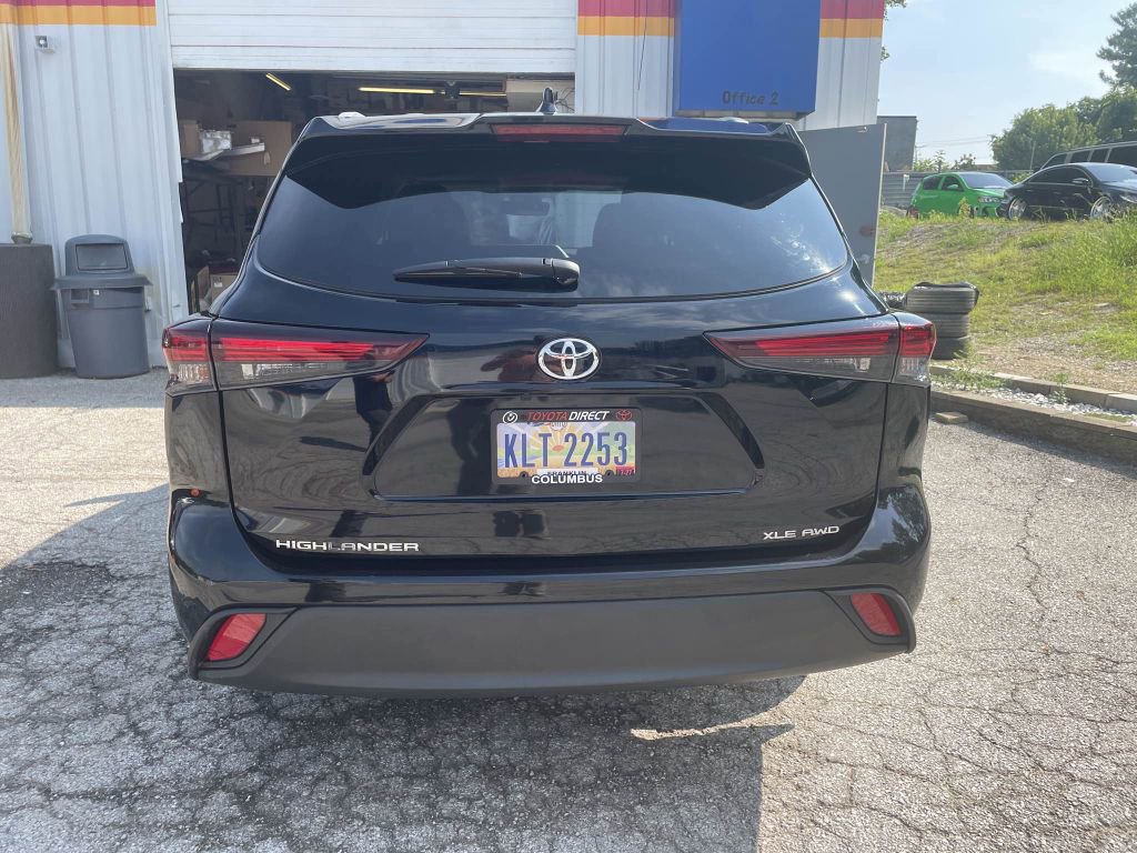 Used 2024 Toyota Highlander LE image 7