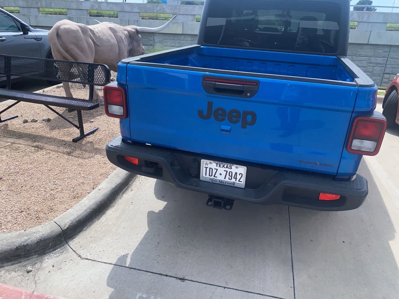 Used 2023 Jeep Gladiator Sport AWD/4WD image 14