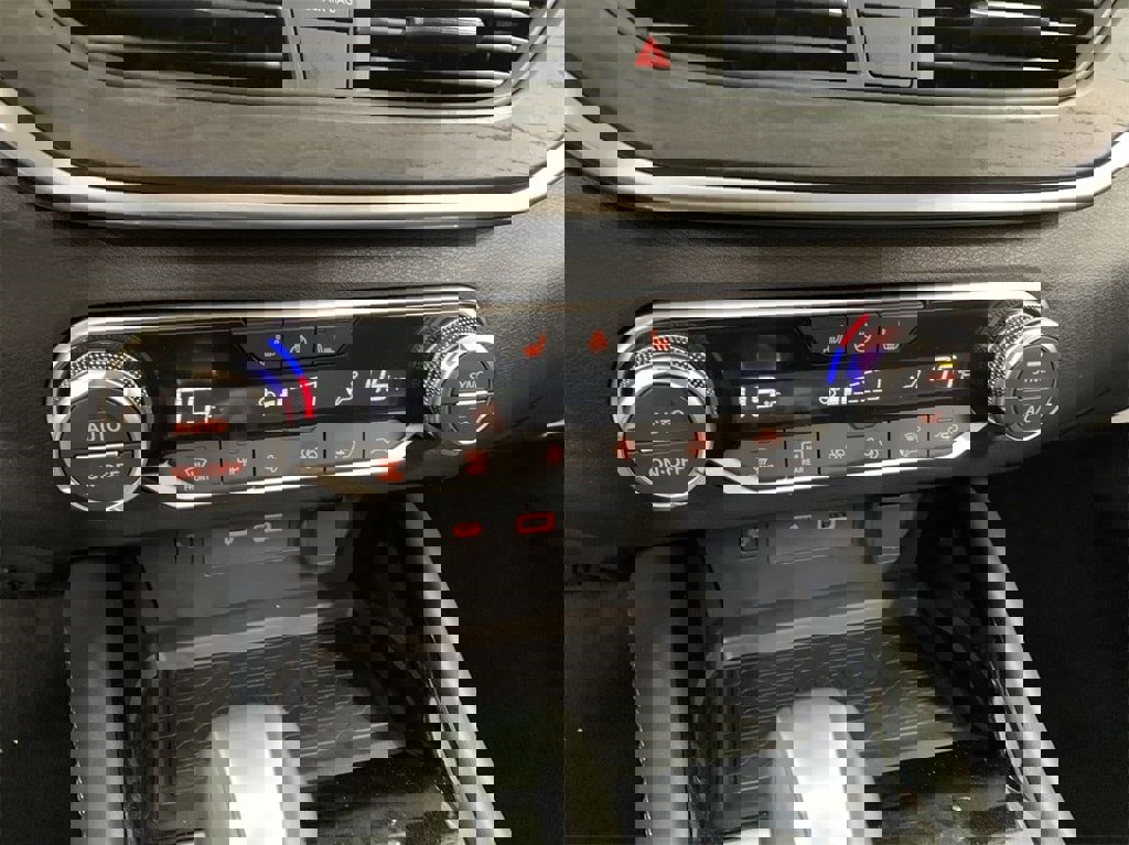 New 2025 Nissan Altima 2.5 SL image 22