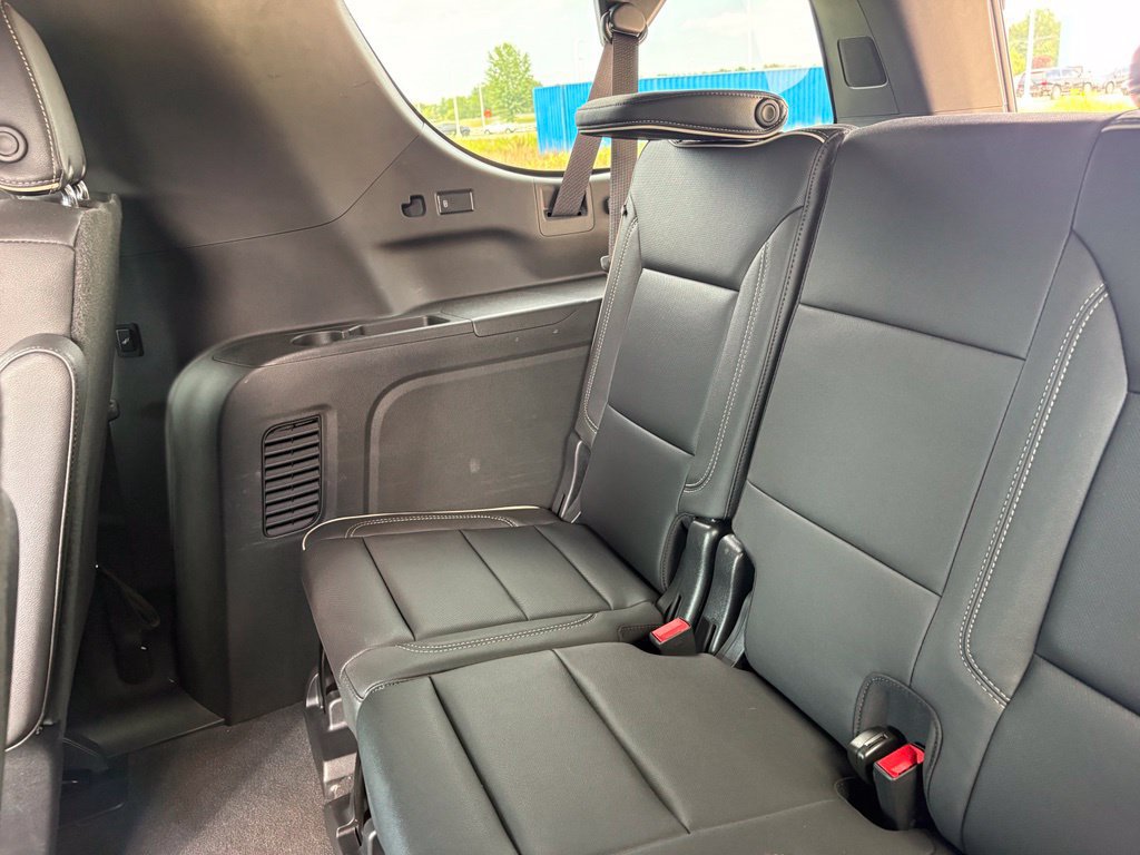 Used 2023 GMC Yukon XL SLT w/ SLT Luxury Package AWD/4WD image 56