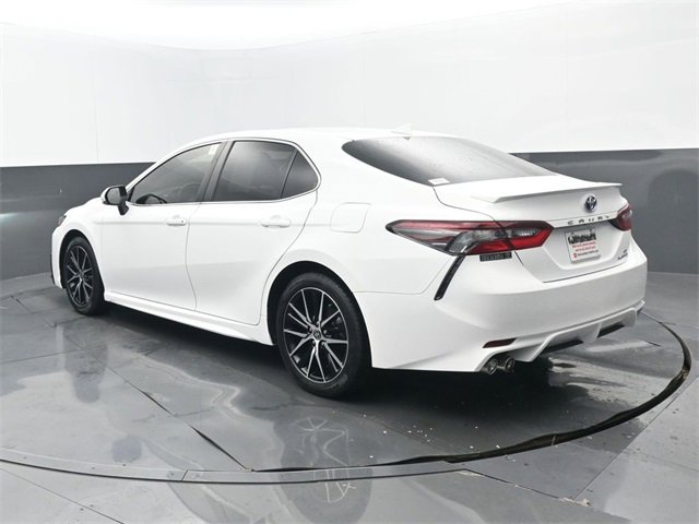 Used 2024 Toyota Camry SE image 3