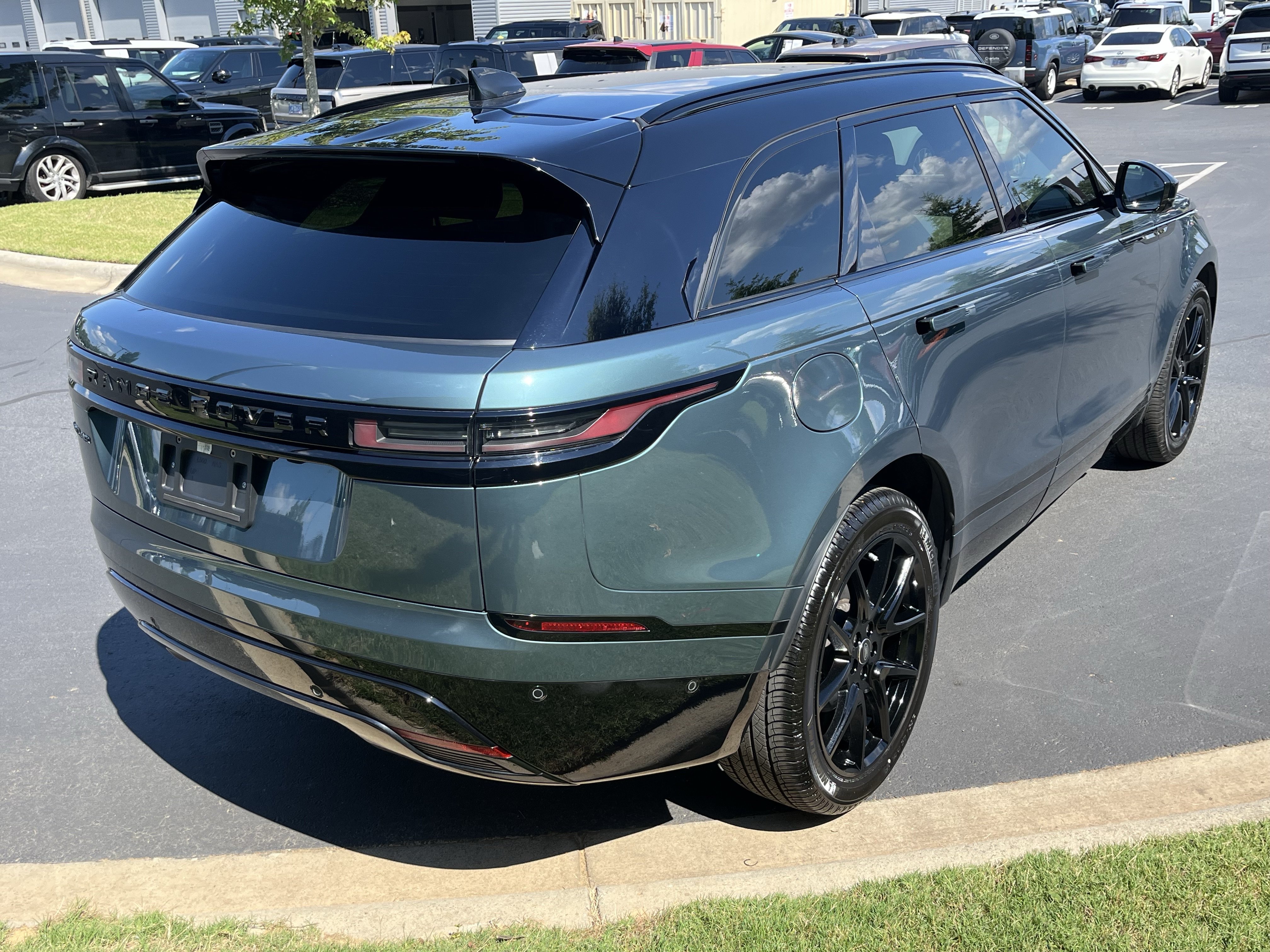 Certified 2026 Land Rover Range Rover Velar Dynamic SE AWD/4WD image 7