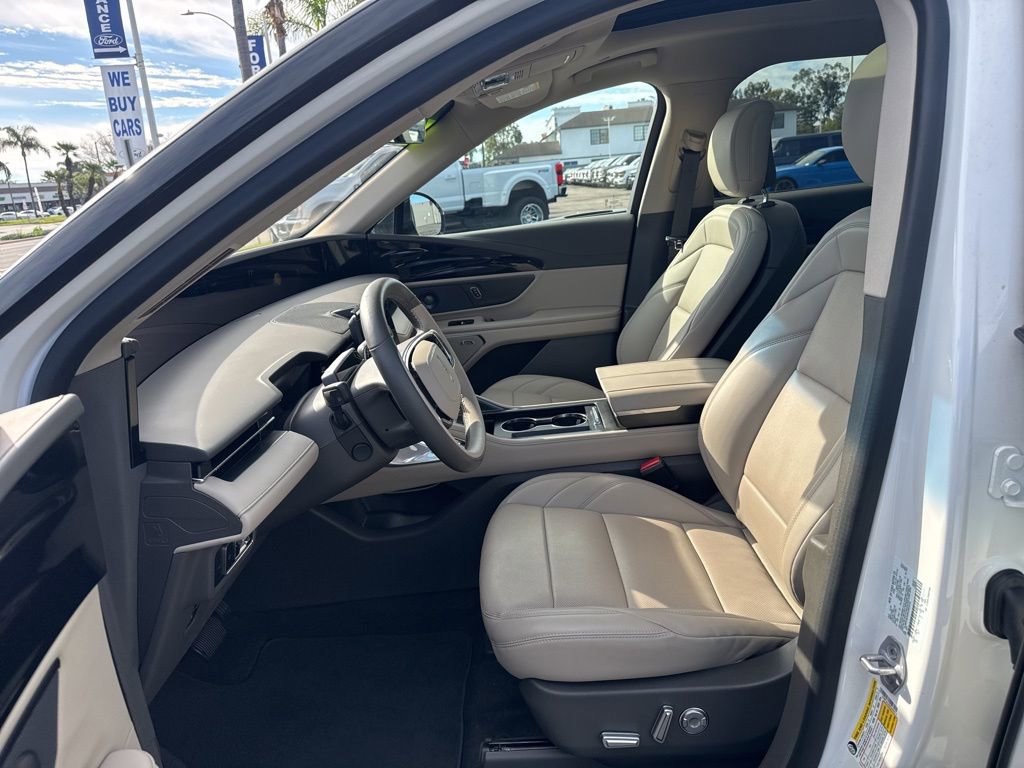 Used 2024 Lincoln Nautilus Premier w/ Equipment Group 102A image 16