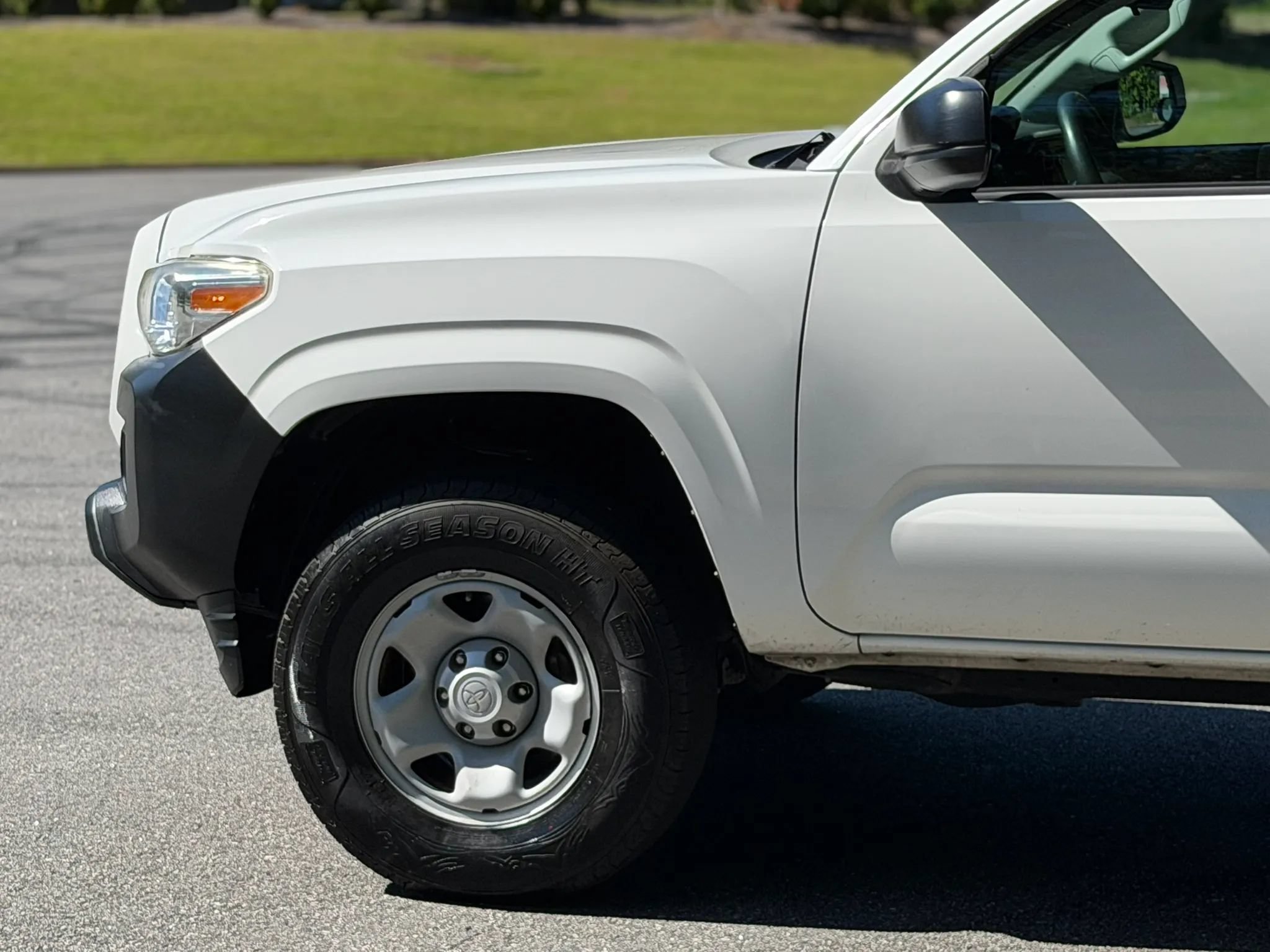 Used 2016 Toyota Tacoma SR RWD image 8