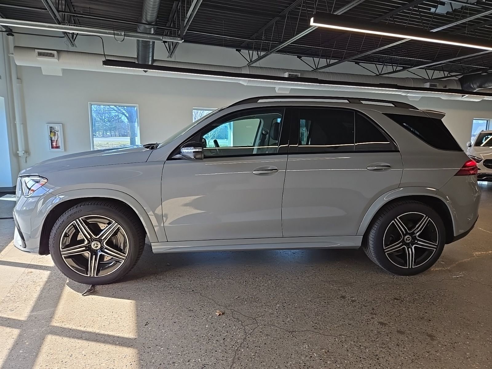 Certified 2025 Mercedes-Benz GLE 350 4MATIC image 2