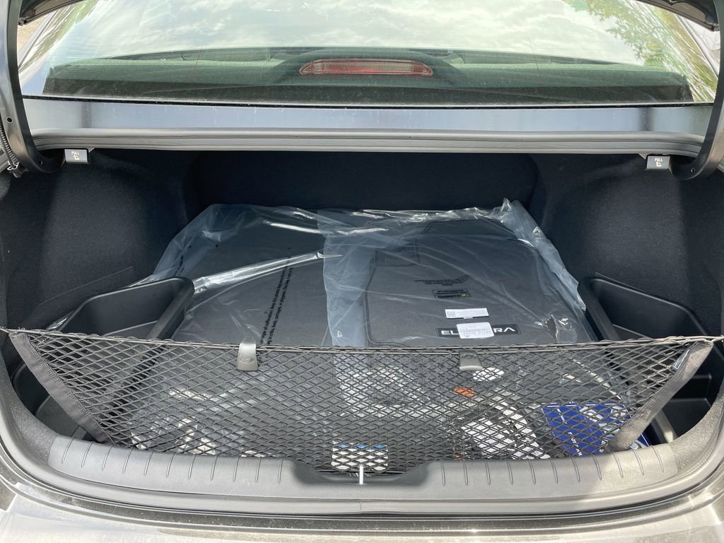 Used 2025 Hyundai Elantra Blue image 48