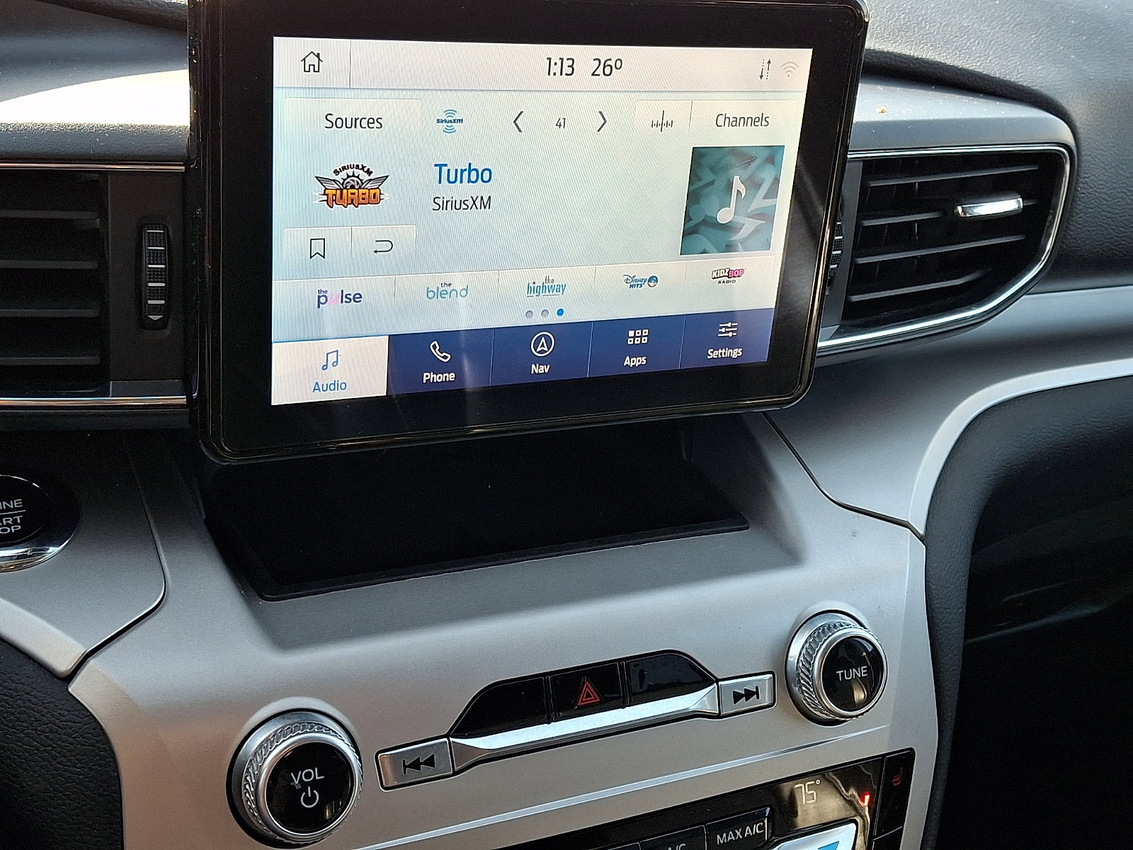 Used 2021 Ford Explorer XLT w/ Equipment Group 202A image 19