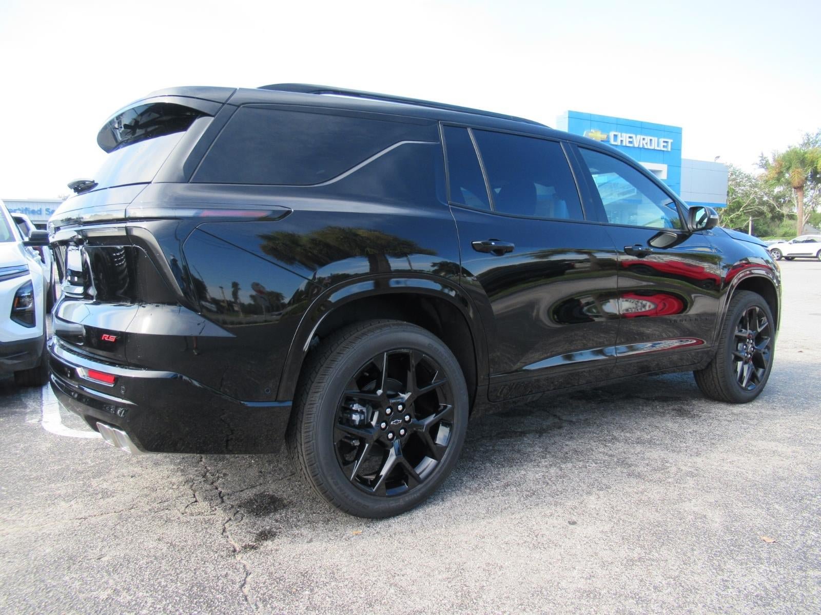 New 2026 Chevrolet Traverse RS w/ LPO, Floor Liner Package FWD image 5