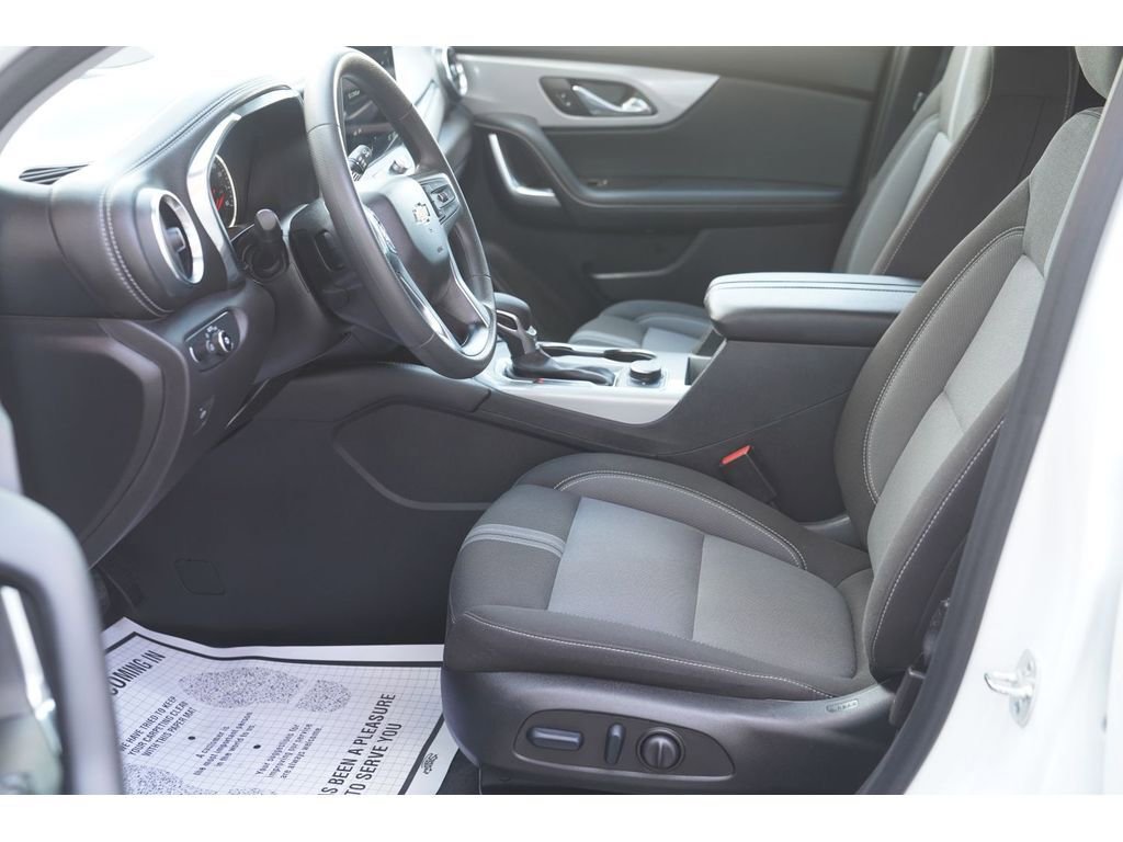 Used 2025 Chevrolet Blazer LT AWD/4WD image 14