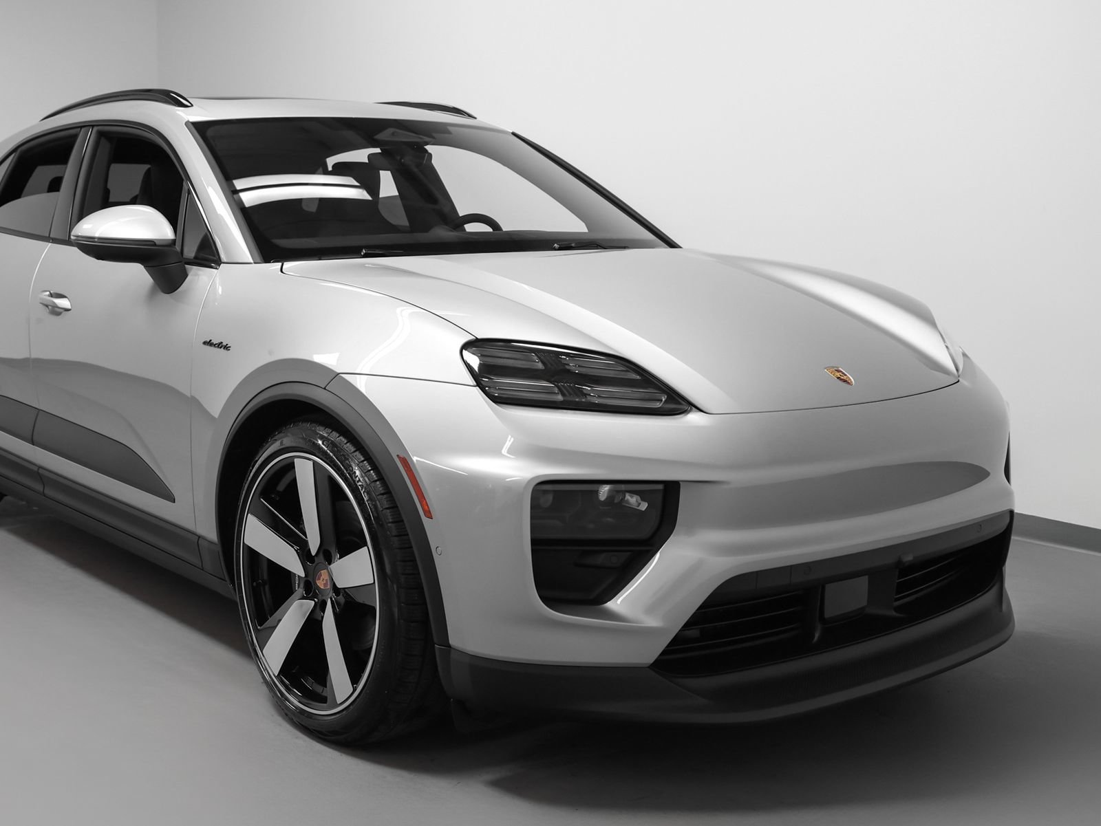 New 2026 Porsche Macan 4 Electric AWD/4WD image 9