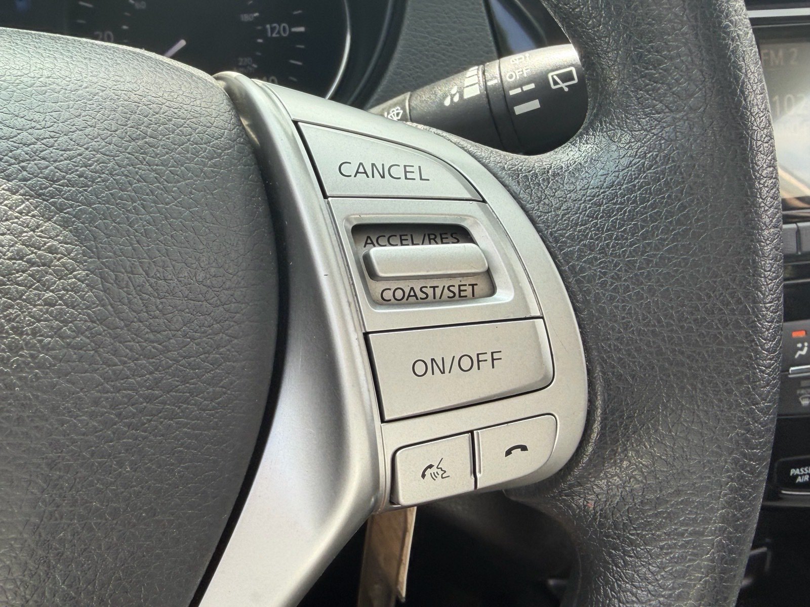 Used 2016 Nissan Rogue S FWD image 27